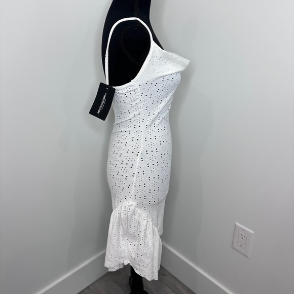 Pretty Little Things White Broderie Cowl Neck Frill Hem Bodycon Dress (sz 6) - Picture 6 of 12